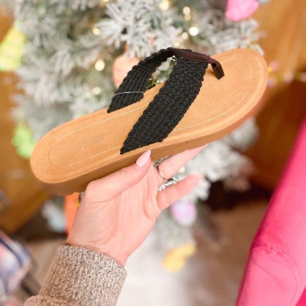 Rebekah Wavy Design Slide Sandal